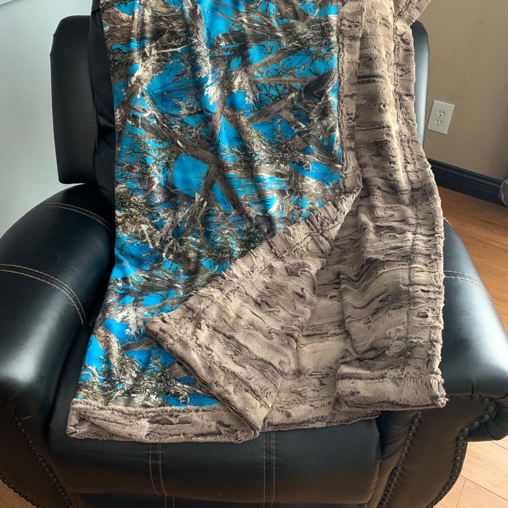 Handmade Adult MINKY Throw True Timber Camouflage